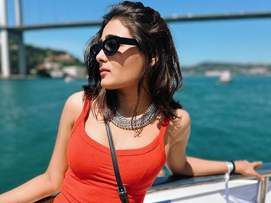 Stylish Looks Of Shalini Pandey